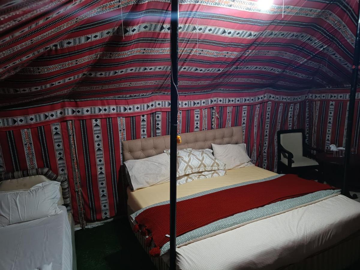 Tenda de luxo Hamood Desert Private Camp