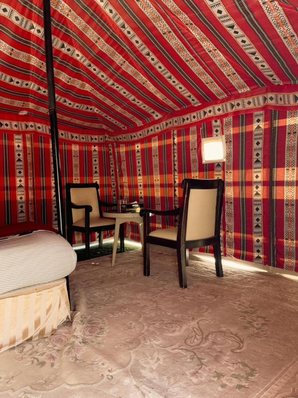 Tenda de luxo Hamood Desert Private Camp Al Wāşil